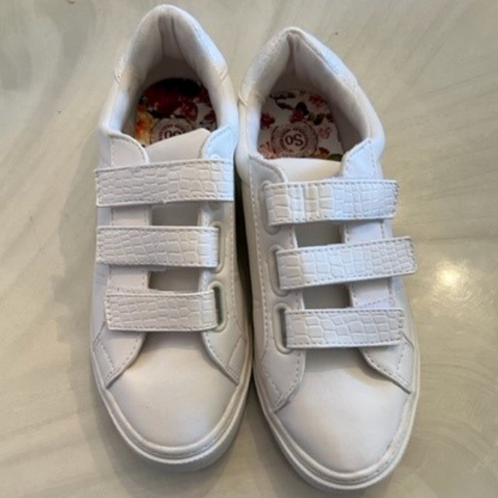 NIB NEW SO White Size 7M Women's tennis shoes